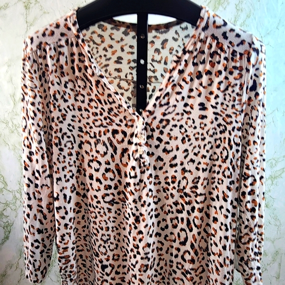 FINN & GRACE Print Top - Picture 2 of 10